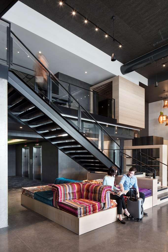 Hotel Escad Quartier Dix30 Brossard Interior photo