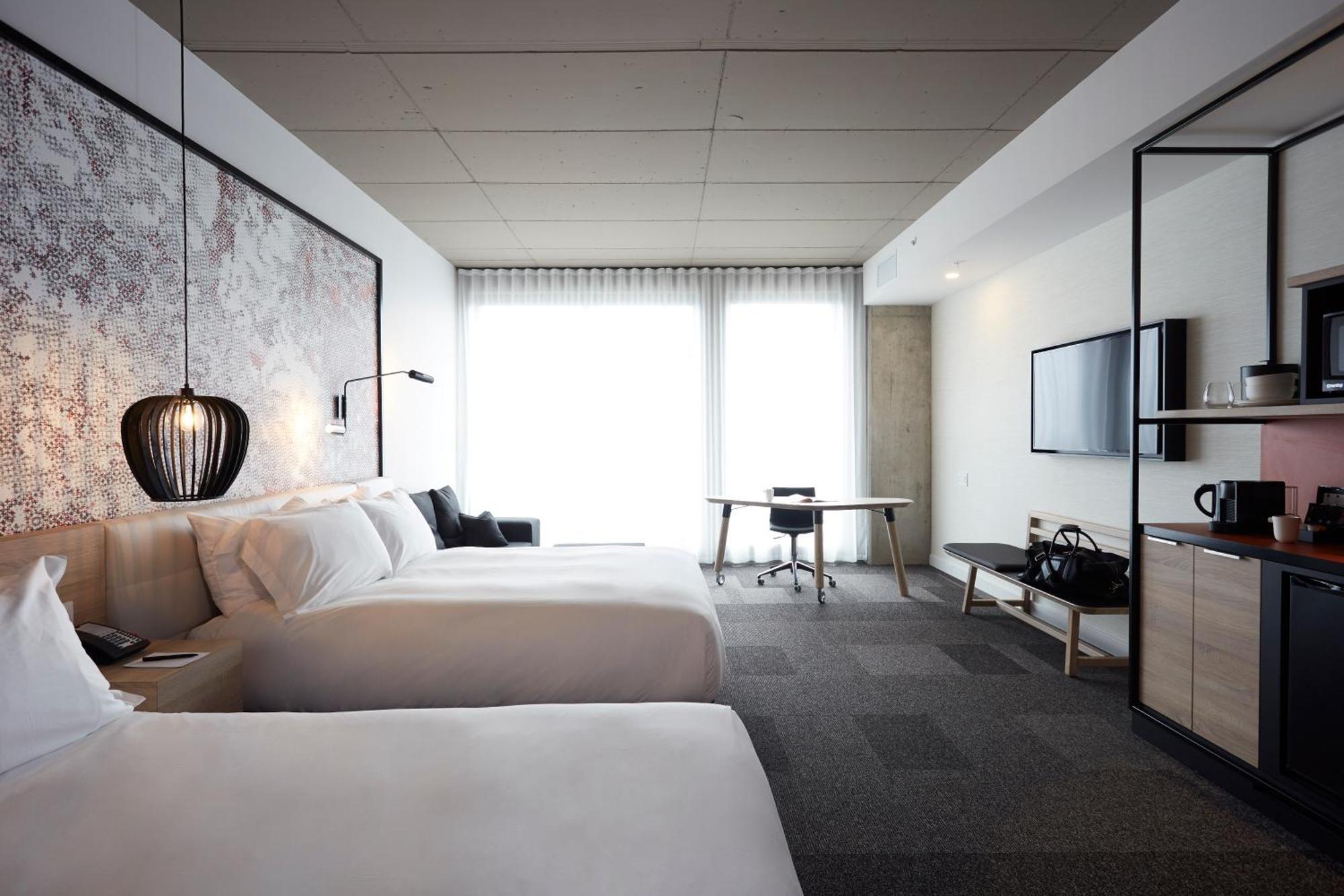 Hotel Escad Quartier Dix30 Brossard Exterior photo