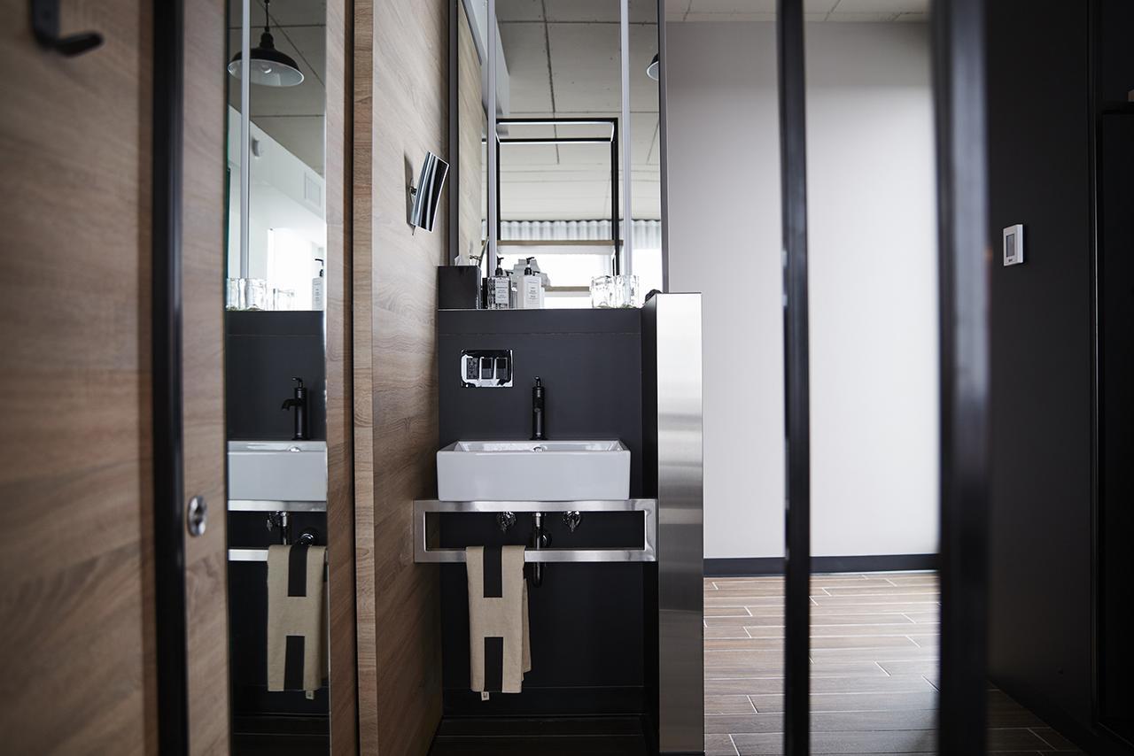 Hotel Escad Quartier Dix30 Brossard Exterior photo