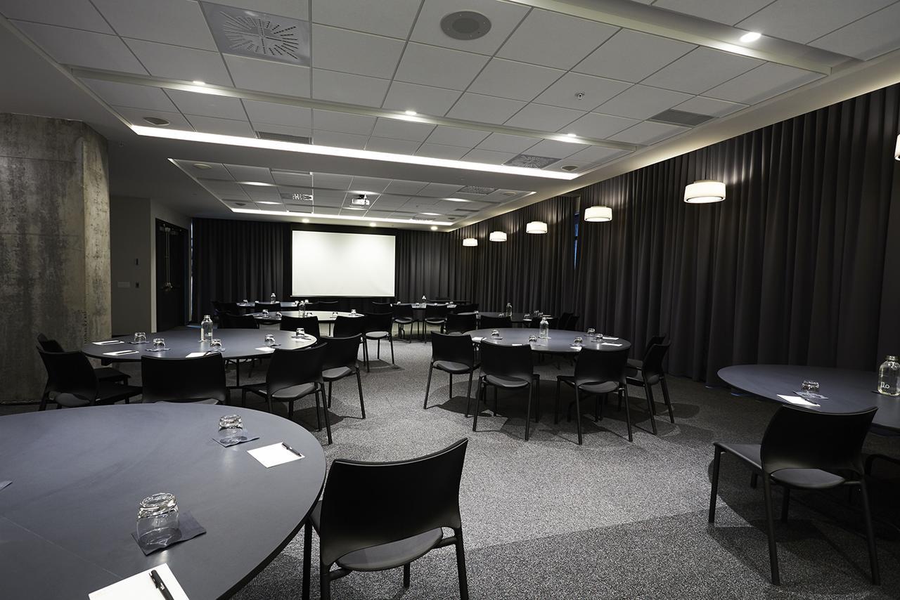 Hotel Escad Quartier Dix30 Brossard Exterior photo