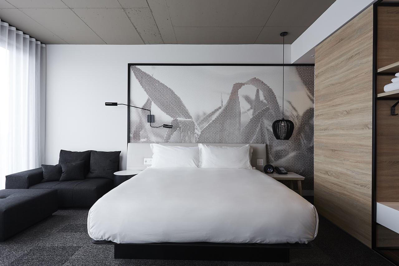 Hotel Escad Quartier Dix30 Brossard Exterior photo