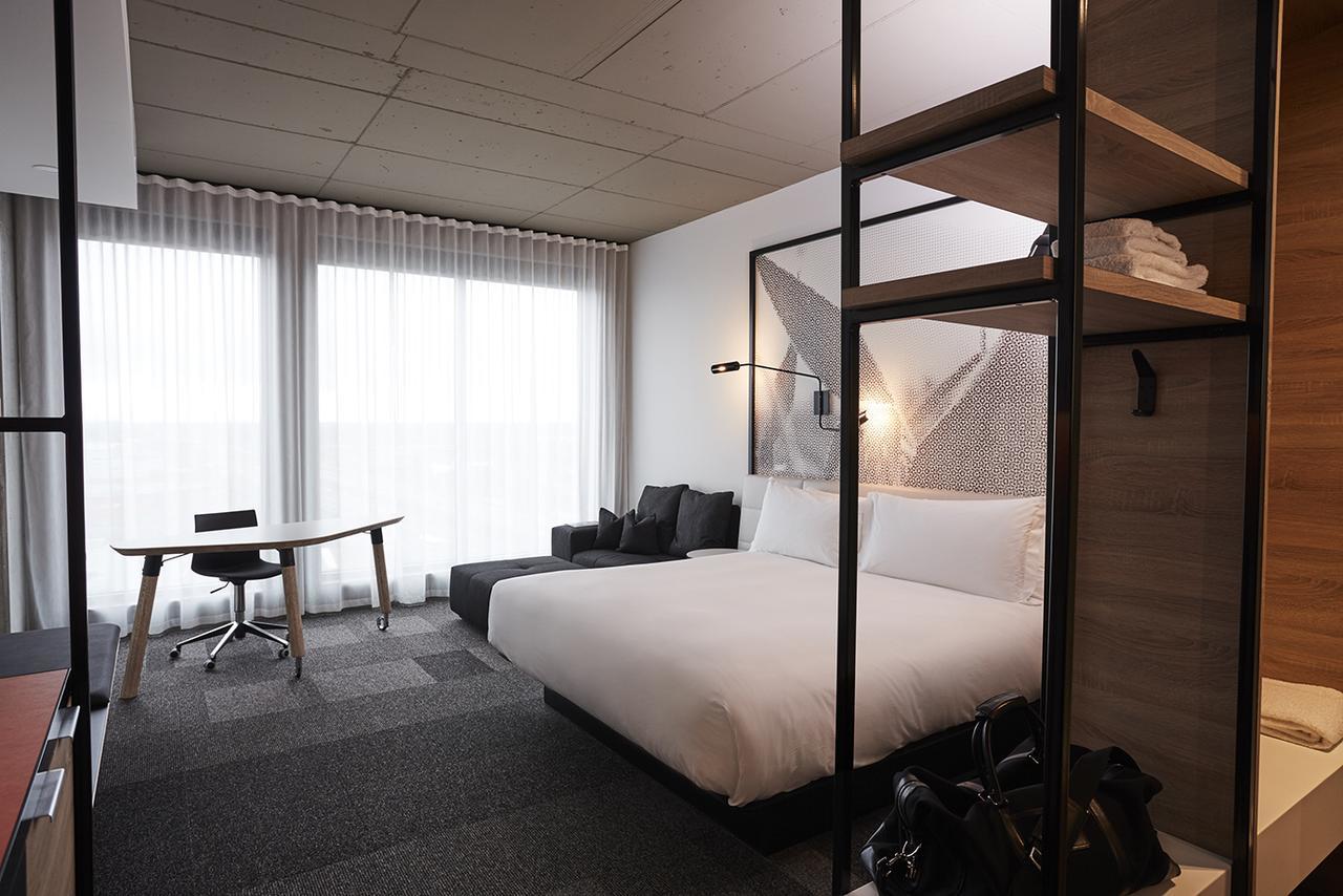 Hotel Escad Quartier Dix30 Brossard Exterior photo