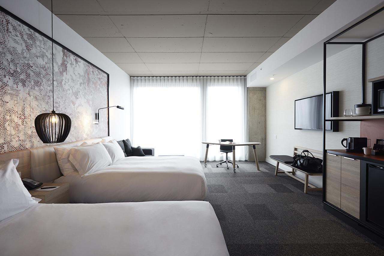 Hotel Escad Quartier Dix30 Brossard Exterior photo